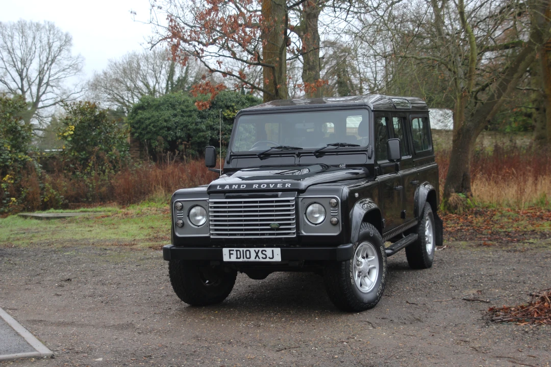 2010 Land Rover Defender 110 - Image 10 of 30