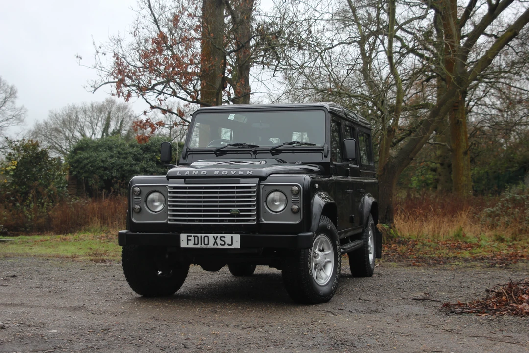 2010 Land Rover Defender 110 - Image 6 of 30