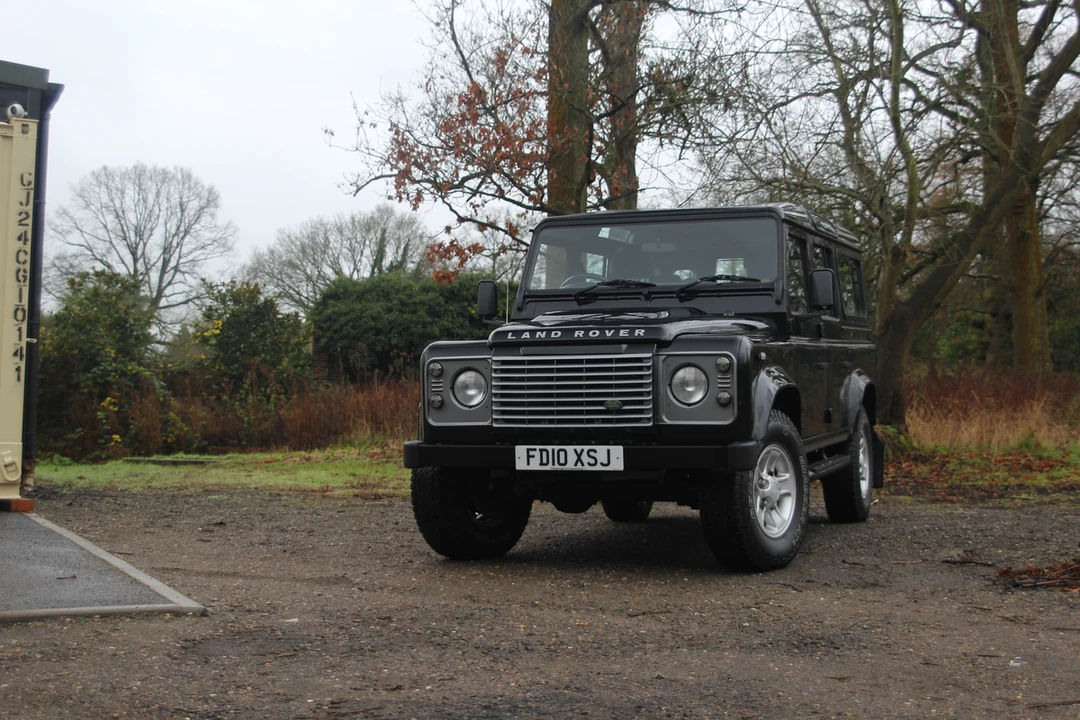 2010 Land Rover Defender 110 - Image 5 of 30