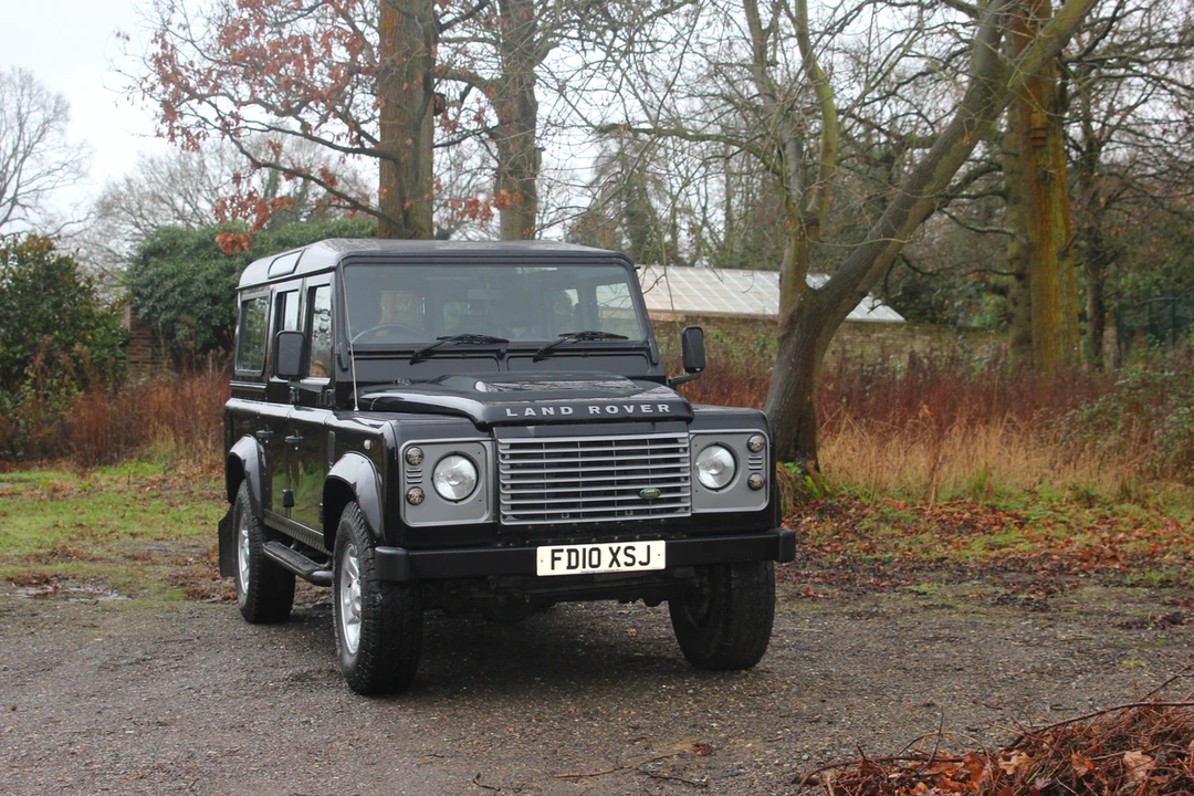 2010 Land Rover Defender 110 - Image 16 of 30