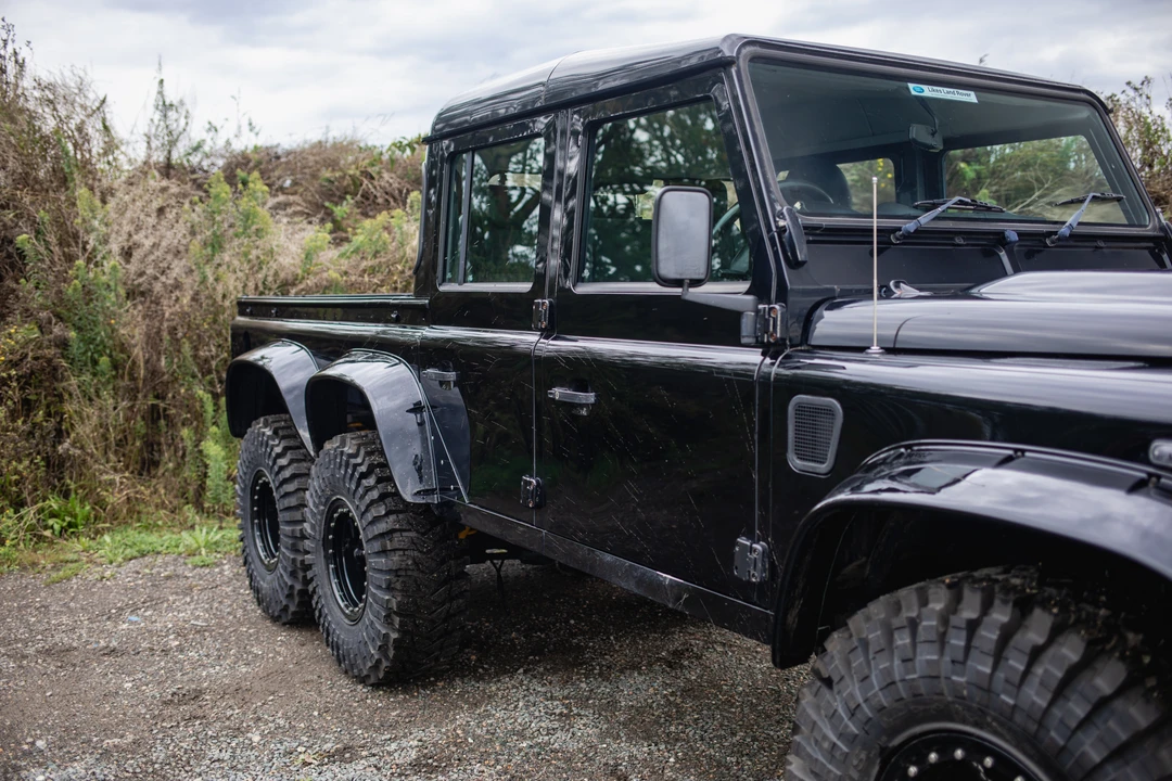 2010 Land Rover Defender 110 - Image 20 of 31