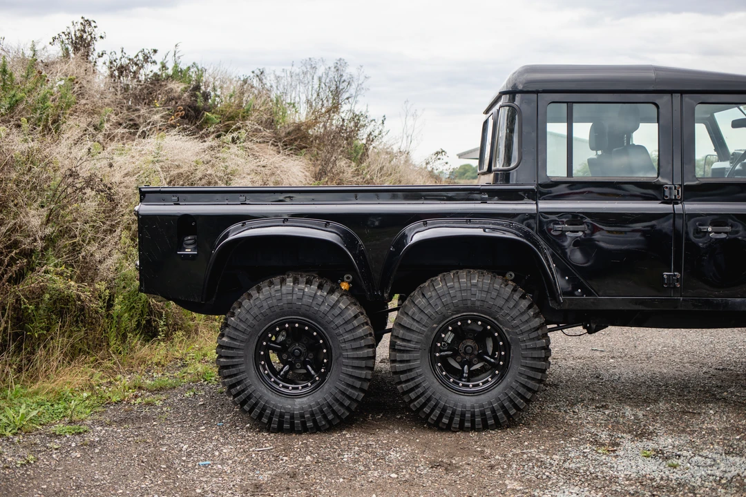 2010 Land Rover Defender 110 - Image 28 of 31