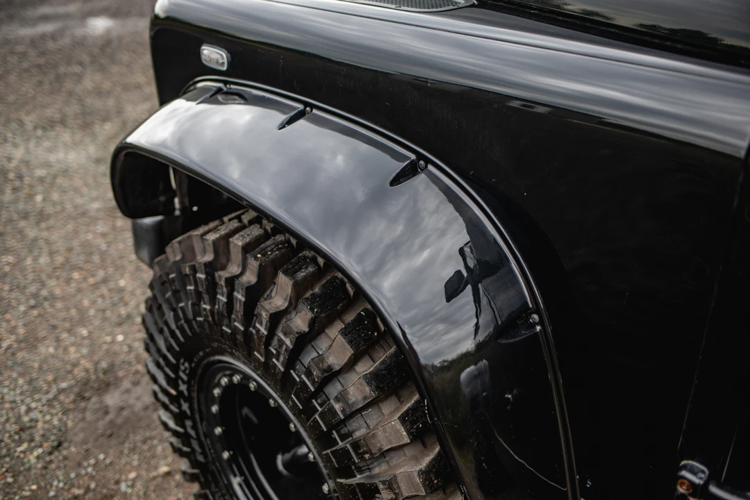 2010 Land Rover Defender 110 - Image 19 of 31