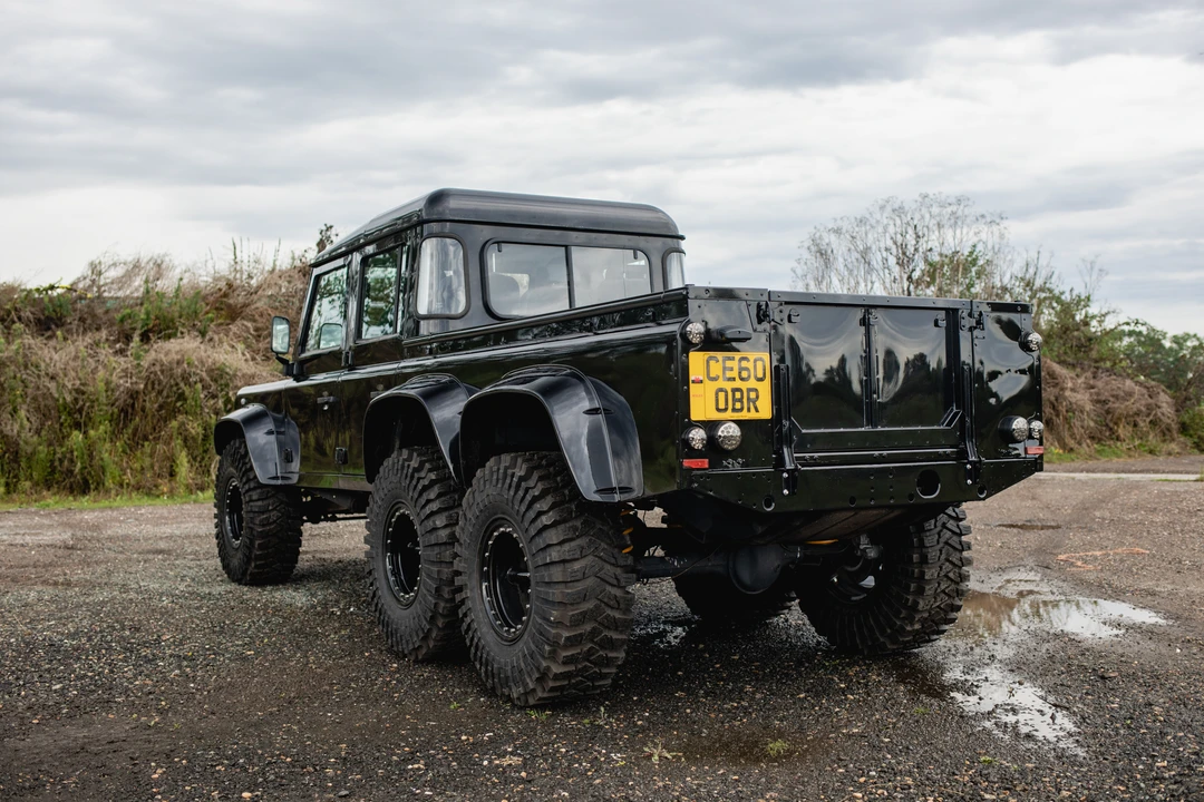 2010 Land Rover Defender 110 - Image 6 of 31