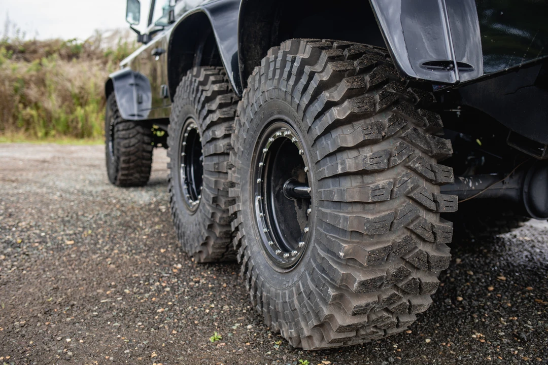 2010 Land Rover Defender 110 - Image 30 of 31