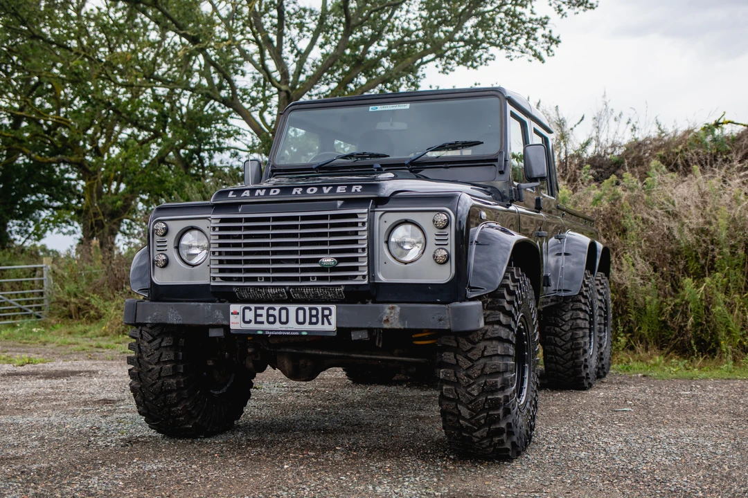 2010 Land Rover Defender 110 - Image 3 of 31