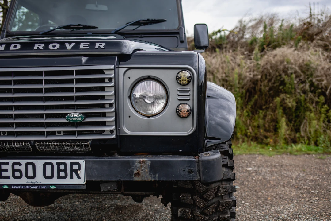 2010 Land Rover Defender 110 - Image 15 of 31