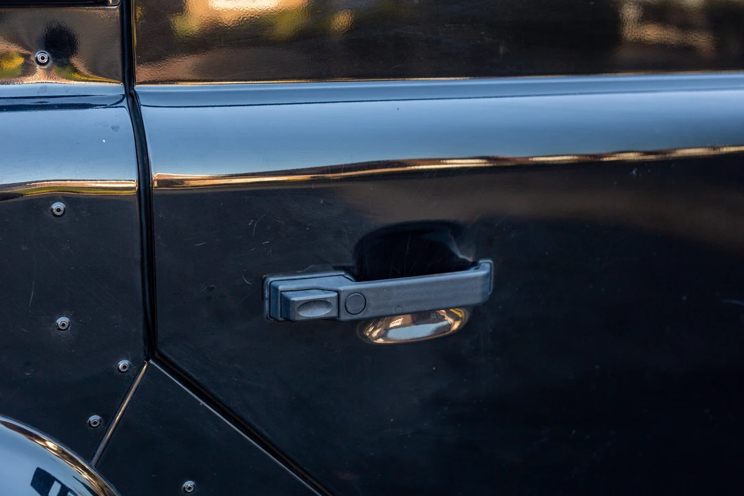 2010 Land Rover Defender 110 - Image 12 of 31