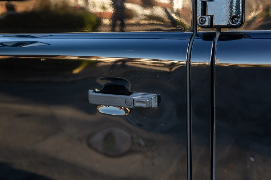 2010 Land Rover Defender 110 - Image 20 of 31