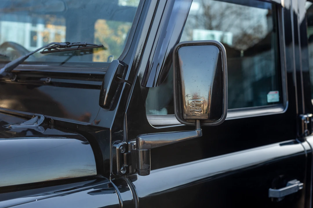 2010 Land Rover Defender 110 - Image 23 of 31