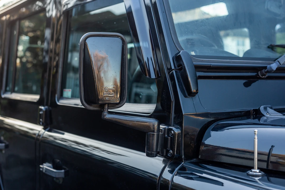 2010 Land Rover Defender 110 - Image 24 of 31