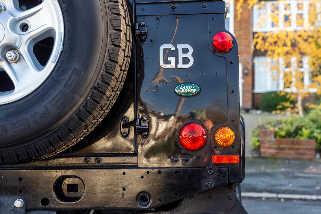 2010 Land Rover Defender 110 - Image 26 of 31