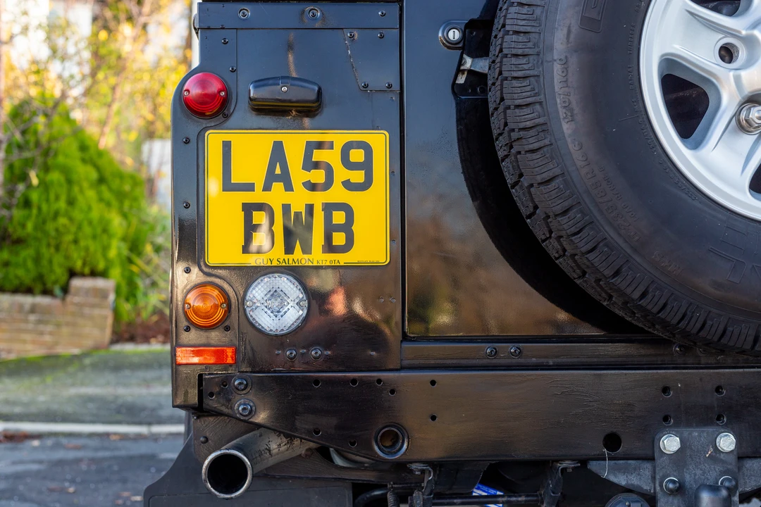 2010 Land Rover Defender 110 - Image 27 of 31
