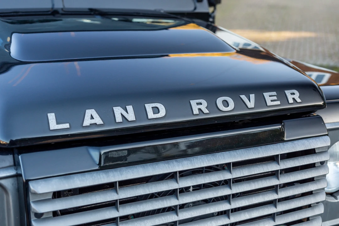 2010 Land Rover Defender 110 - Image 30 of 31