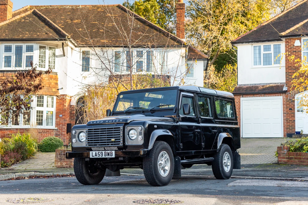2010 Land Rover Defender 110 - Image 8 of 31