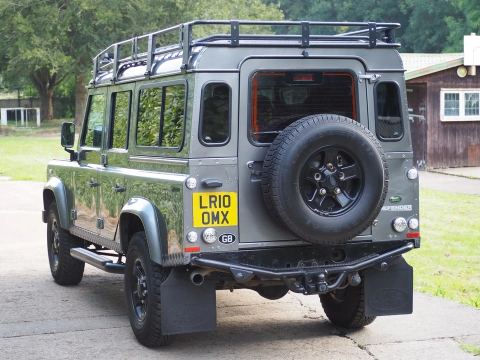 2010 Land Rover Defender 110 - Image 12 of 30