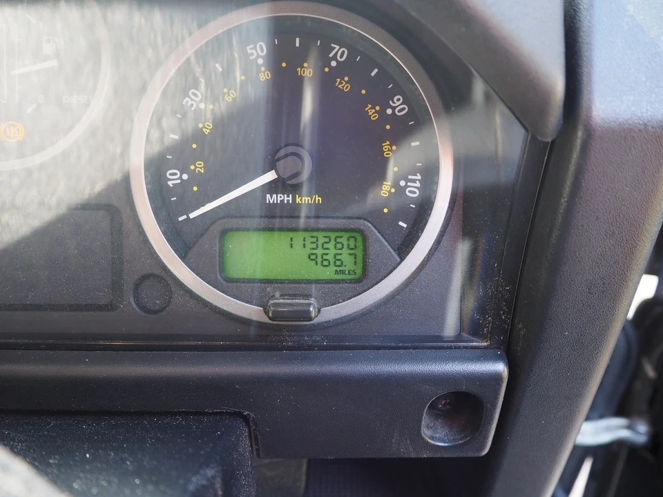 2010 Land Rover Defender 110 - Image 29 of 30