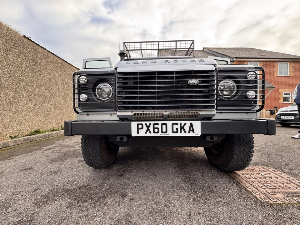 2010 Land Rover Defender 110 - Image 20 of 30