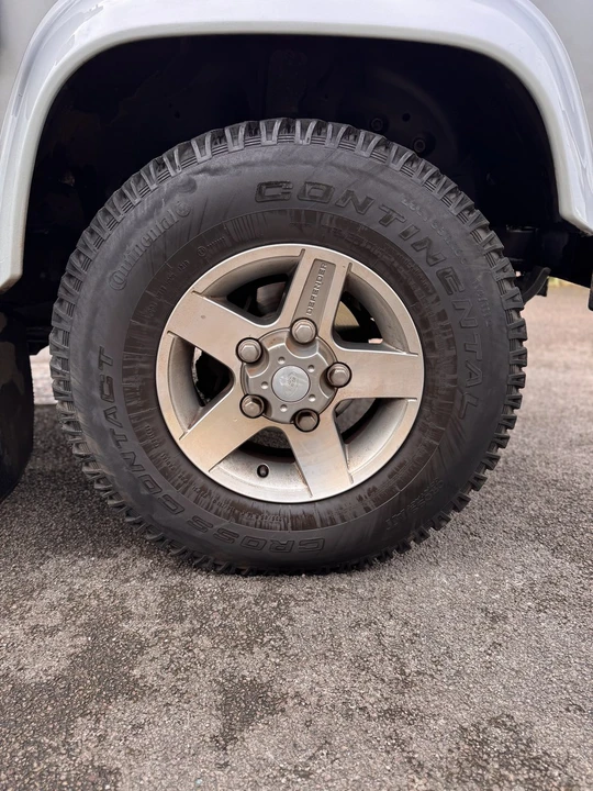 2010 Land Rover Defender 110 - Image 26 of 30