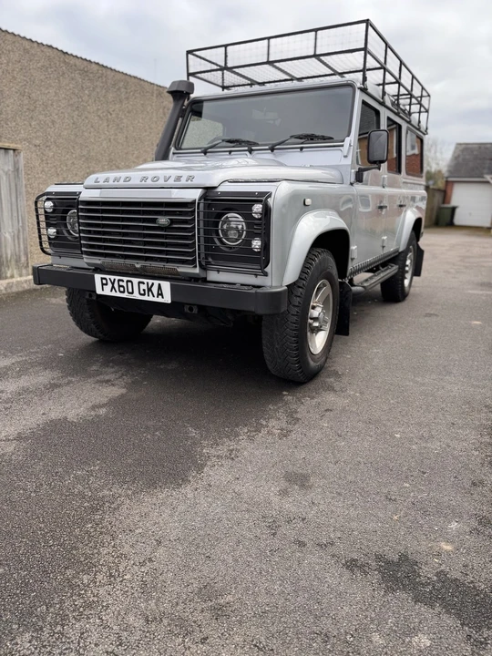 2010 Land Rover Defender 110 - Image 5 of 30