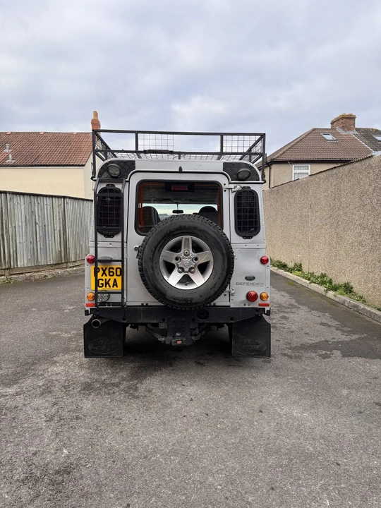 2010 Land Rover Defender 110 - Image 12 of 30