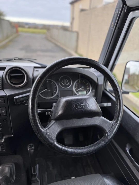 2010 Land Rover Defender 110 - Image 30 of 30