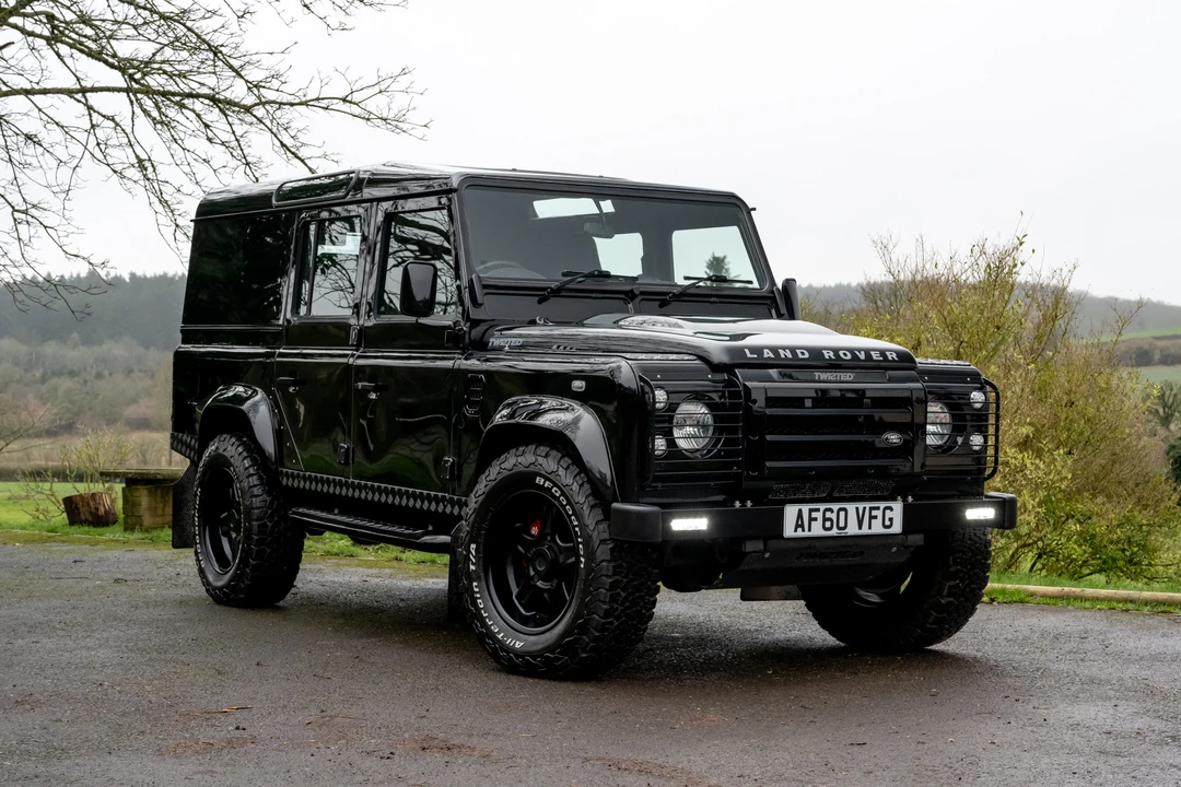 2010 Land Rover Defender 110 - Image 2 of 31