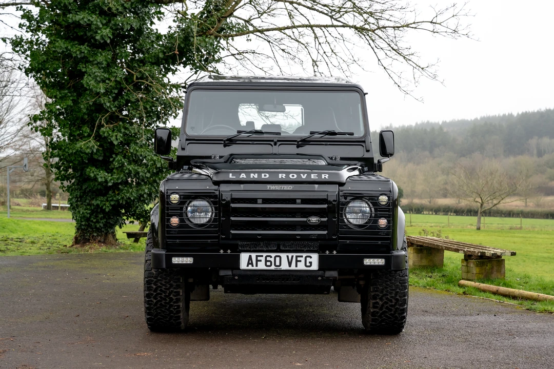2010 Land Rover Defender 110 - Image 3 of 31