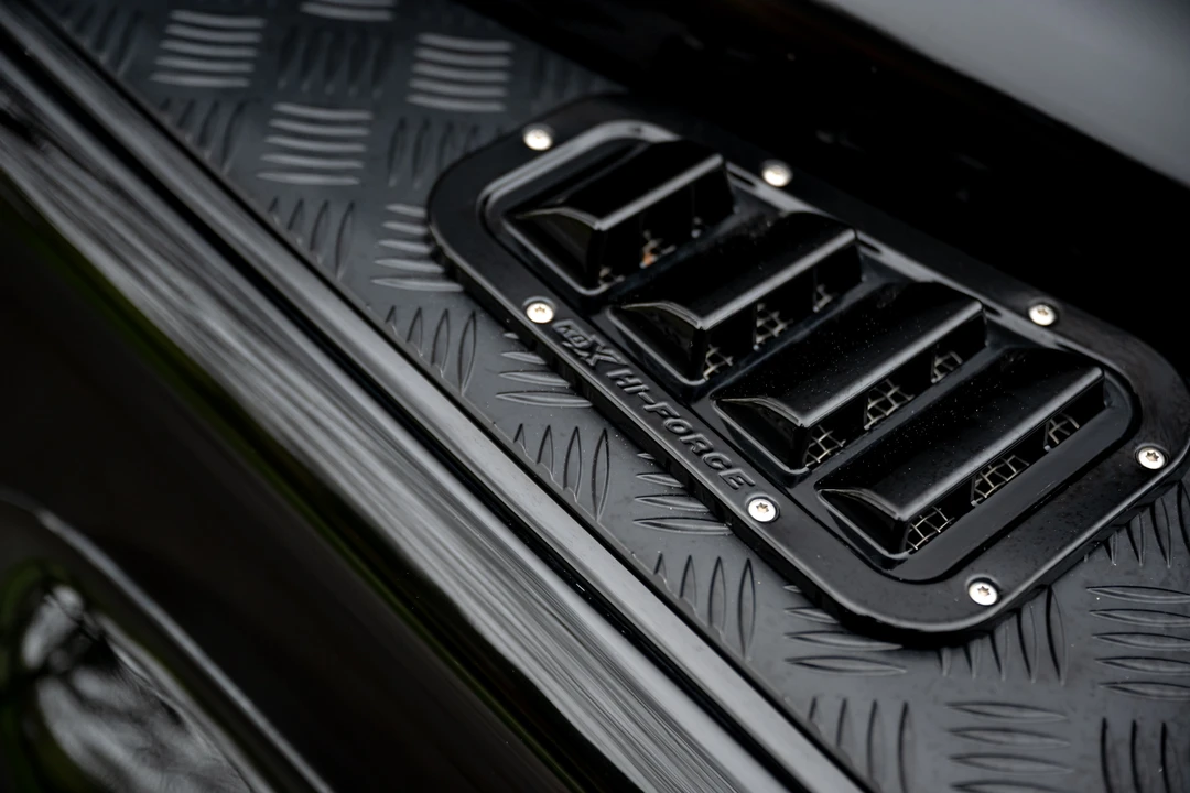 2010 Land Rover Defender 110 - Image 29 of 31