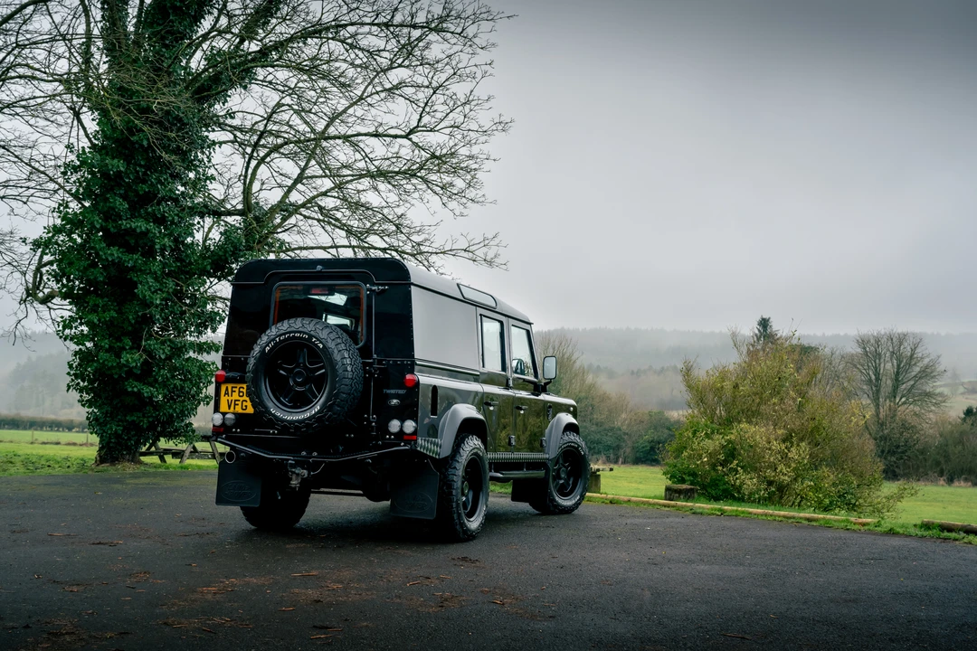 2010 Land Rover Defender 110 - Image 12 of 31