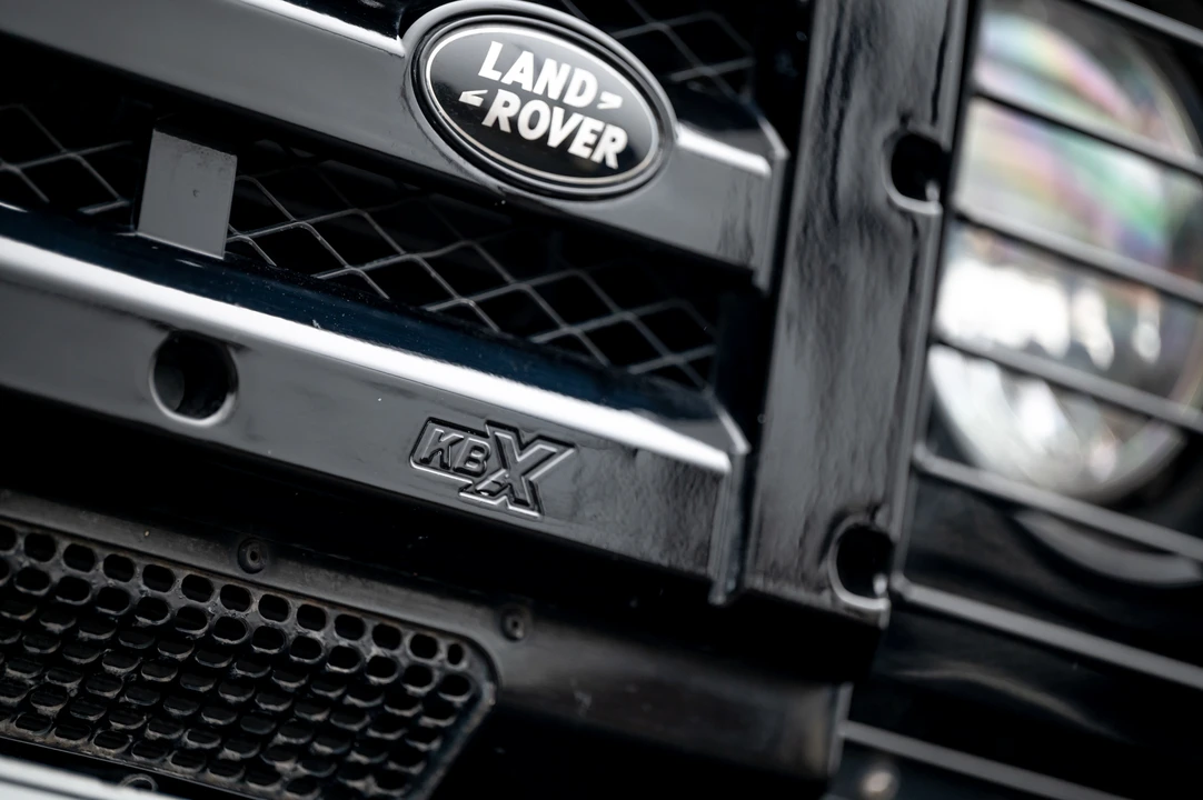 2010 Land Rover Defender 110 - Image 16 of 31