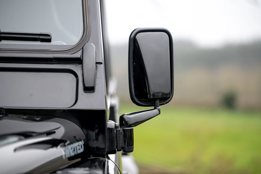 2010 Land Rover Defender 110 - Image 24 of 31