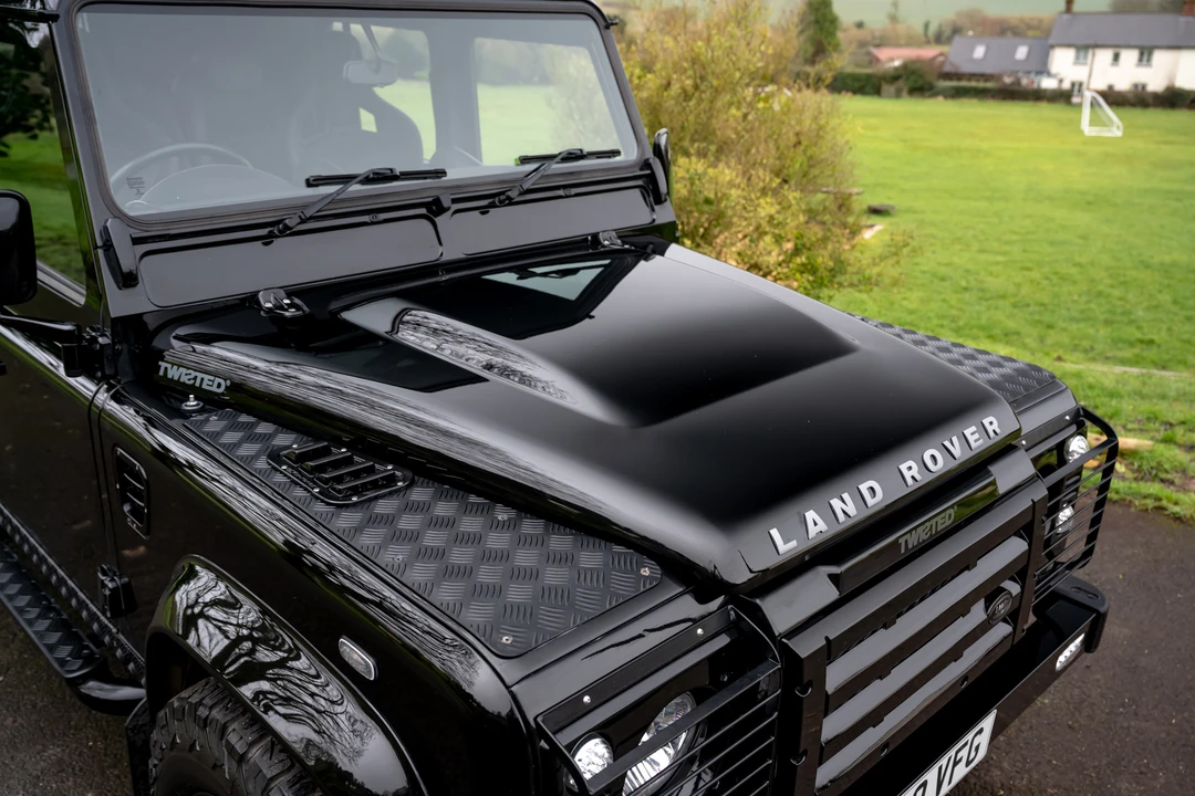 2010 Land Rover Defender 110 - Image 26 of 31