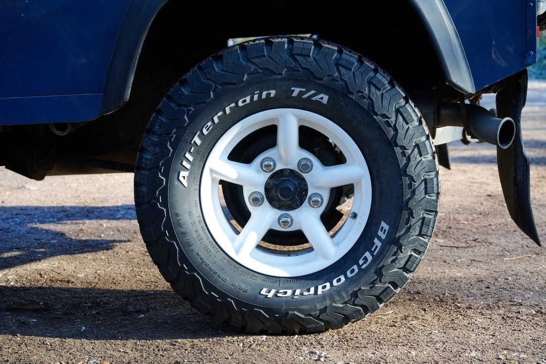 2010 Land Rover Defender 90 - Image 20 of 30