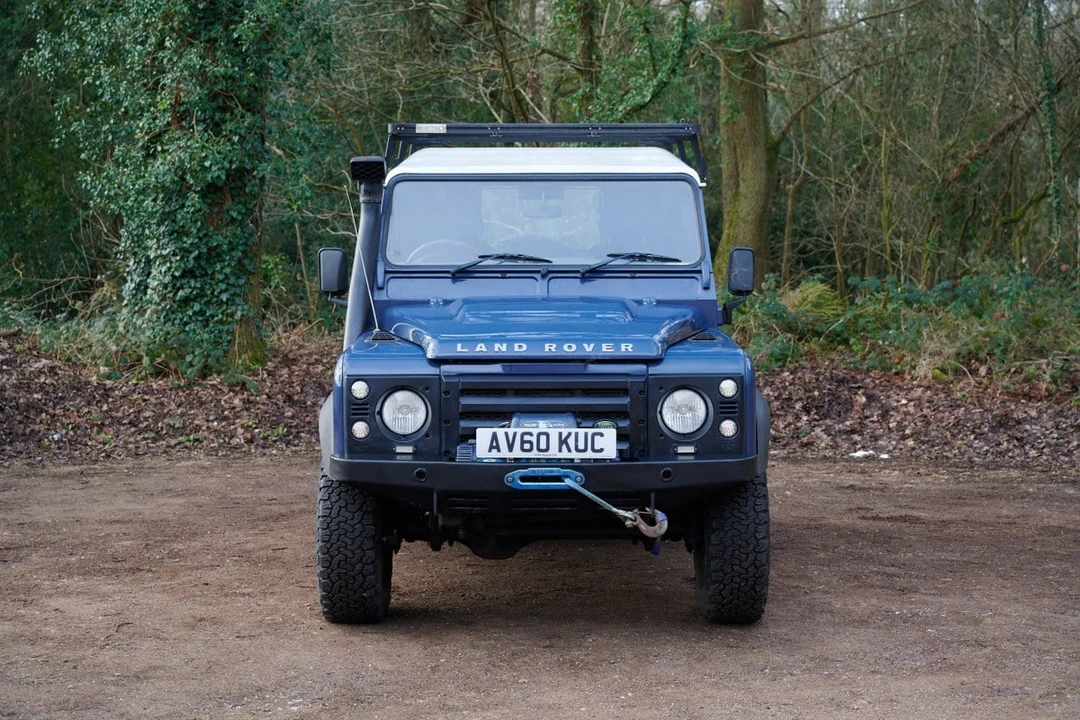 2010 Land Rover Defender 90 - Image 16 of 30