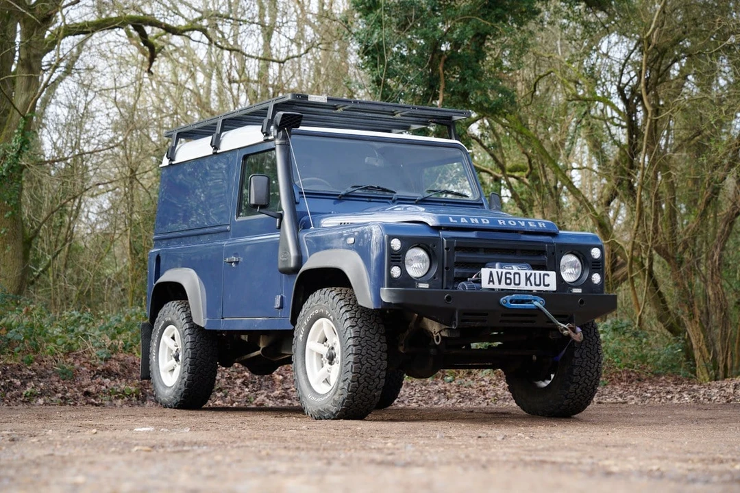 2010 Land Rover Defender 90 - Image 2 of 30