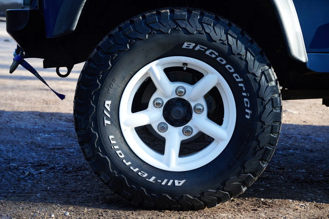 2010 Land Rover Defender 90 - Image 21 of 30