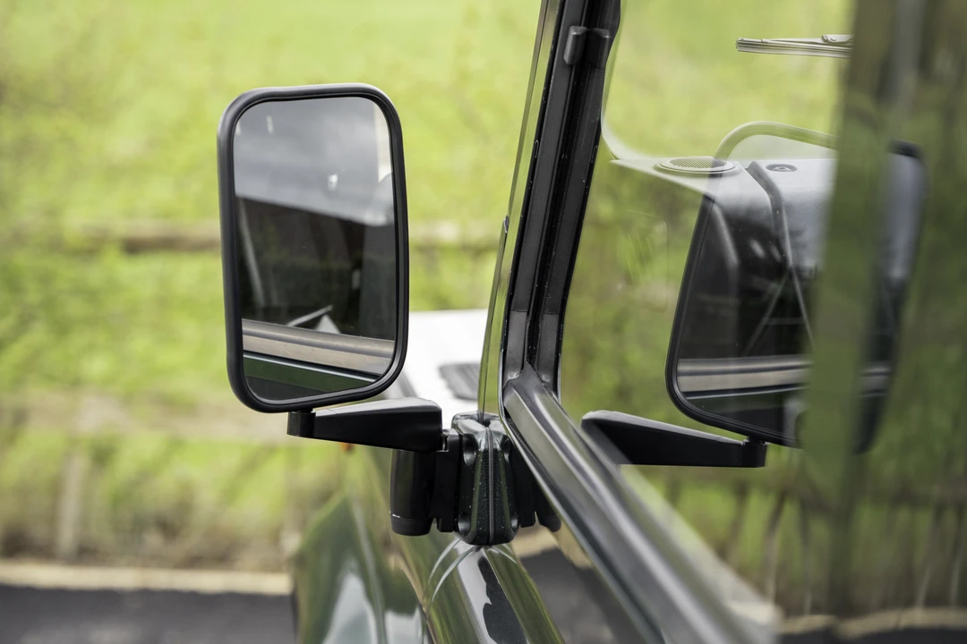 2010 Land Rover Defender 90 - Image 16 of 31