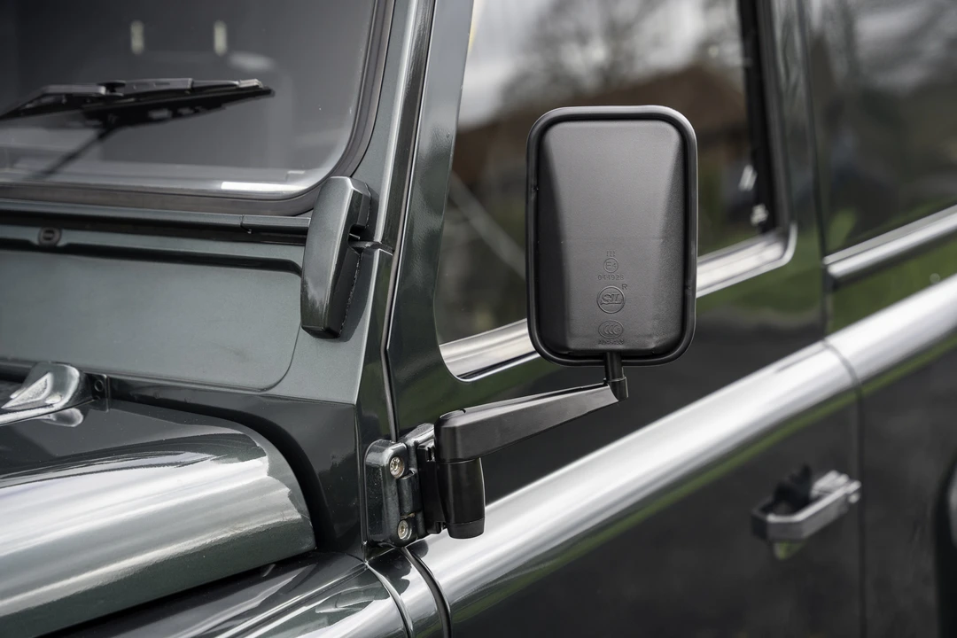 2010 Land Rover Defender 90 - Image 18 of 31