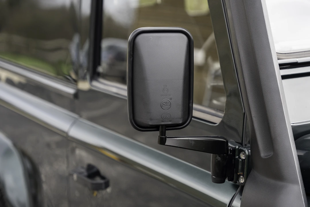 2010 Land Rover Defender 90 - Image 19 of 31