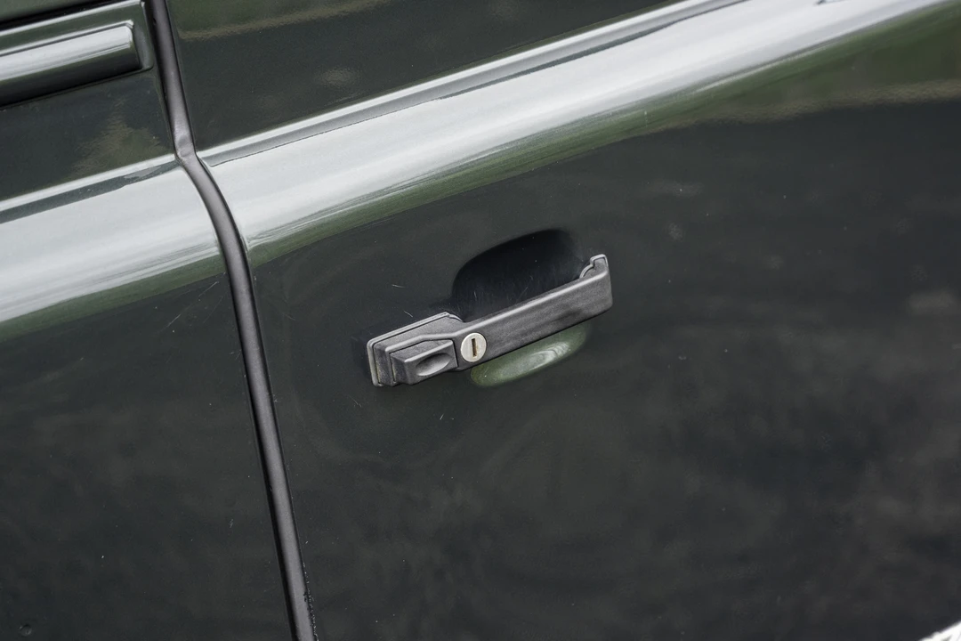 2010 Land Rover Defender 90 - Image 21 of 31