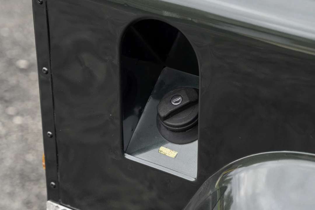 2010 Land Rover Defender 90 - Image 23 of 31