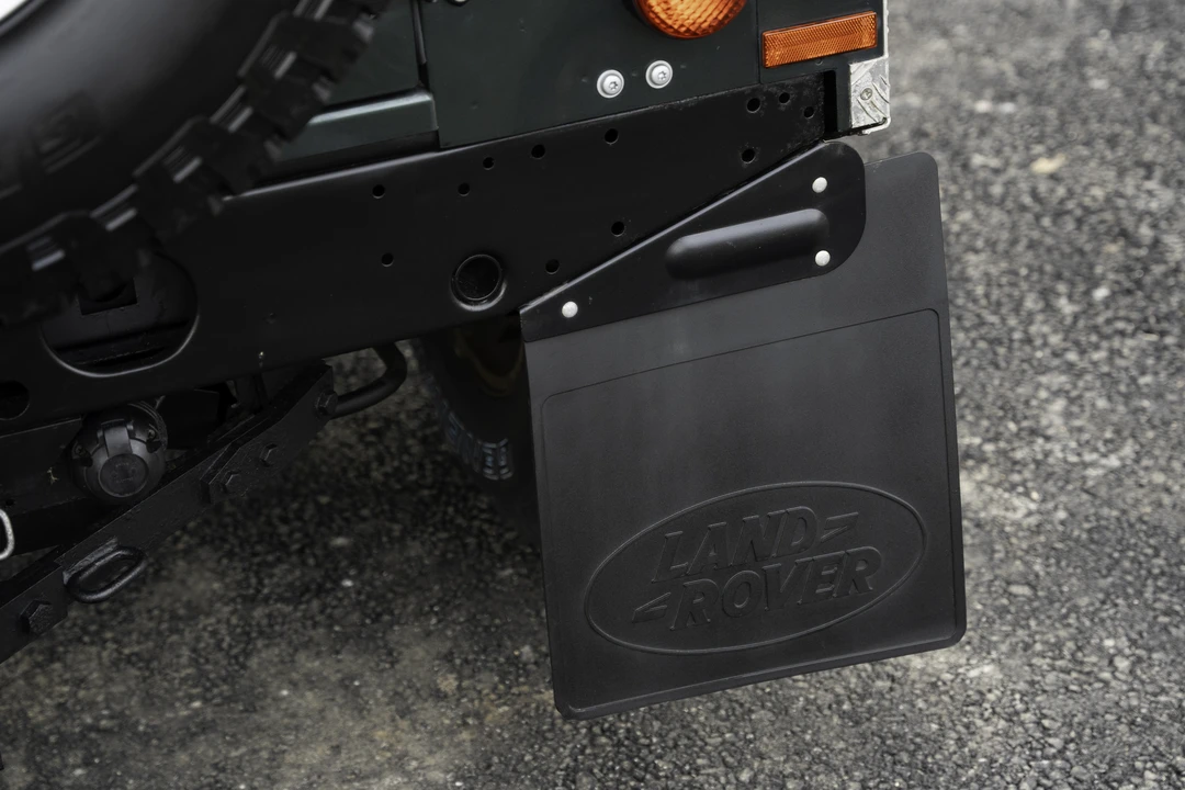 2010 Land Rover Defender 90 - Image 24 of 31