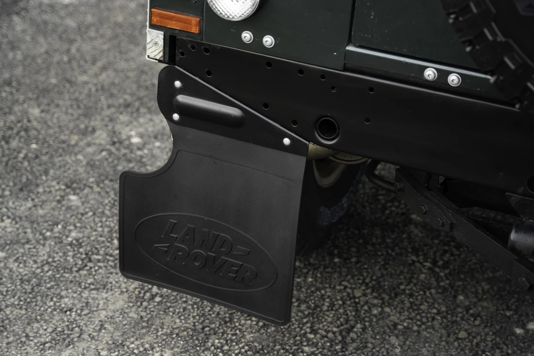 2010 Land Rover Defender 90 - Image 25 of 31