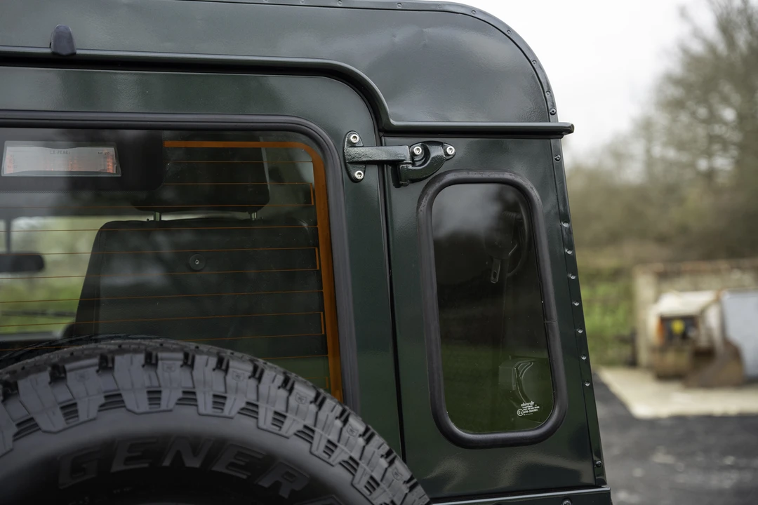 2010 Land Rover Defender 90 - Image 27 of 31