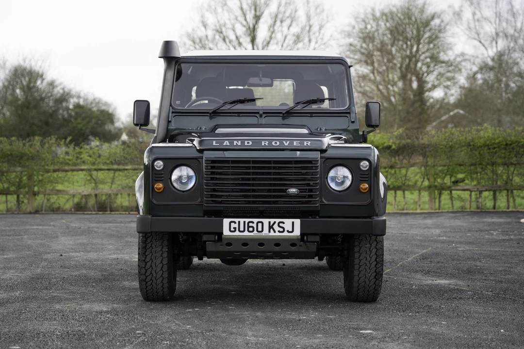 2010 Land Rover Defender 90 - Image 2 of 31