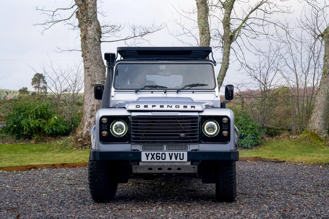 2010 Land Rover Defender 90 - Image 10 of 31