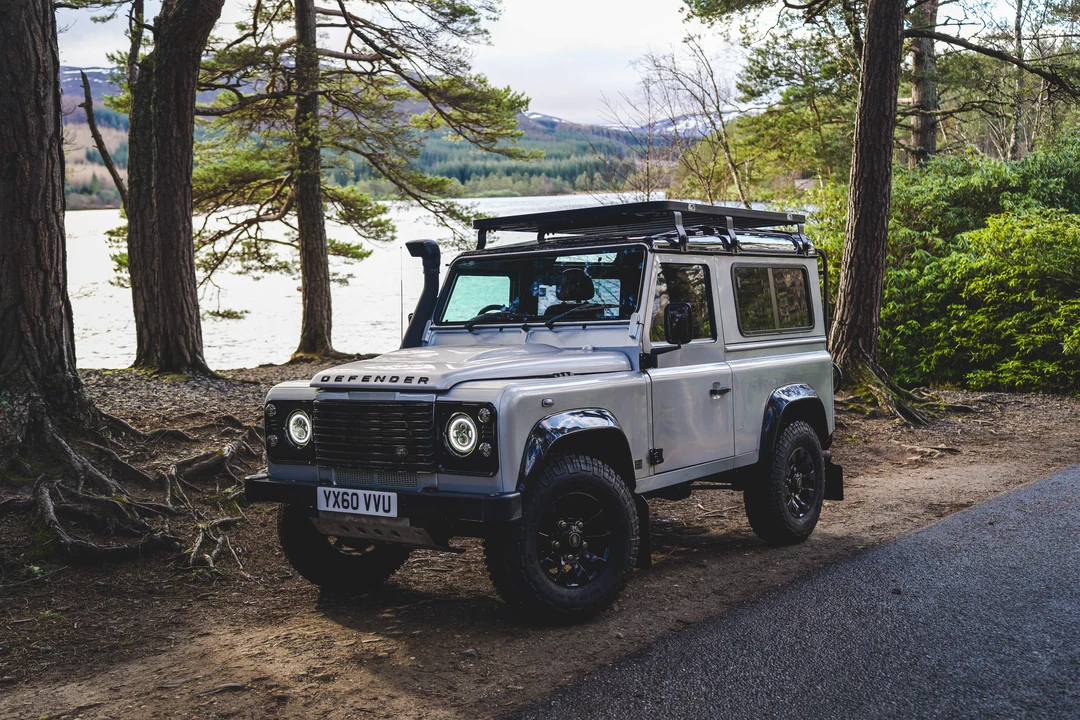 2010 Land Rover Defender 90 - Image 12 of 31