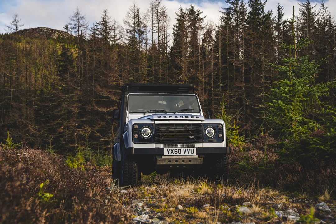 2010 Land Rover Defender 90 - Image 16 of 31