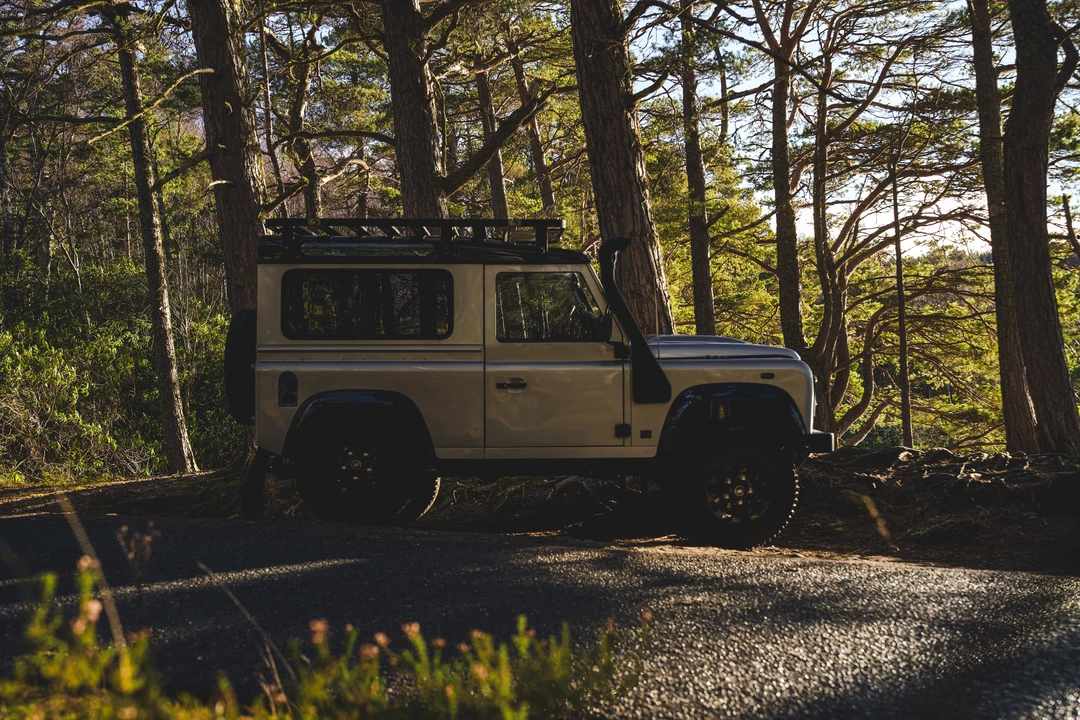 2010 Land Rover Defender 90 - Image 21 of 31